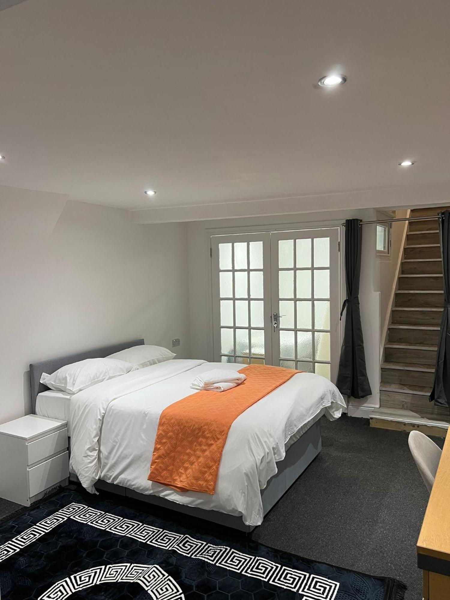 Starlet Manor Park Apartment Londra Exterior foto